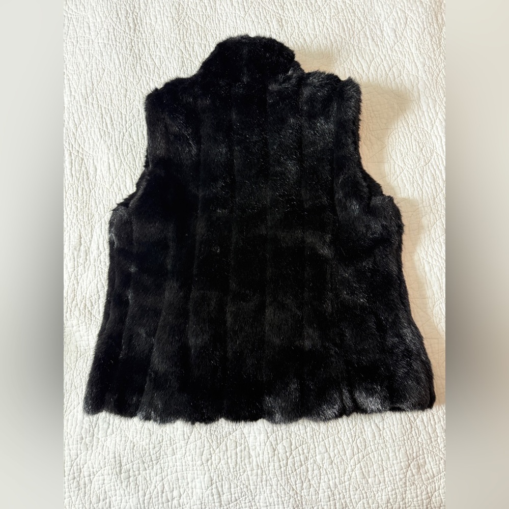Chaps Black Faux Fur Vest size XL in good used condition - Picture 2 of 4